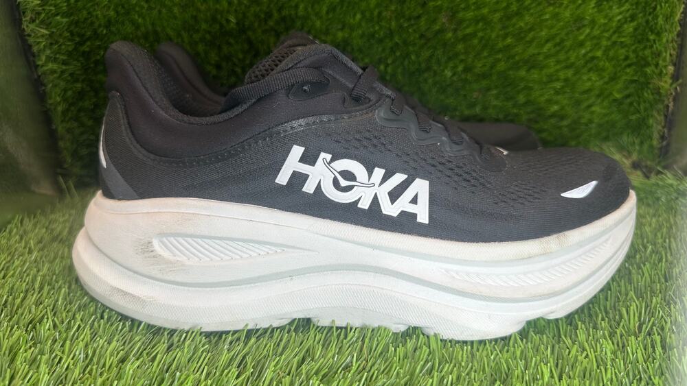 Hoka One One Bondi 9 462012-BWHT Athletic Sneaker Women's 8B Black Knit Training